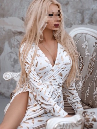 Девушка массажистка Карамелька, салон Карамелька